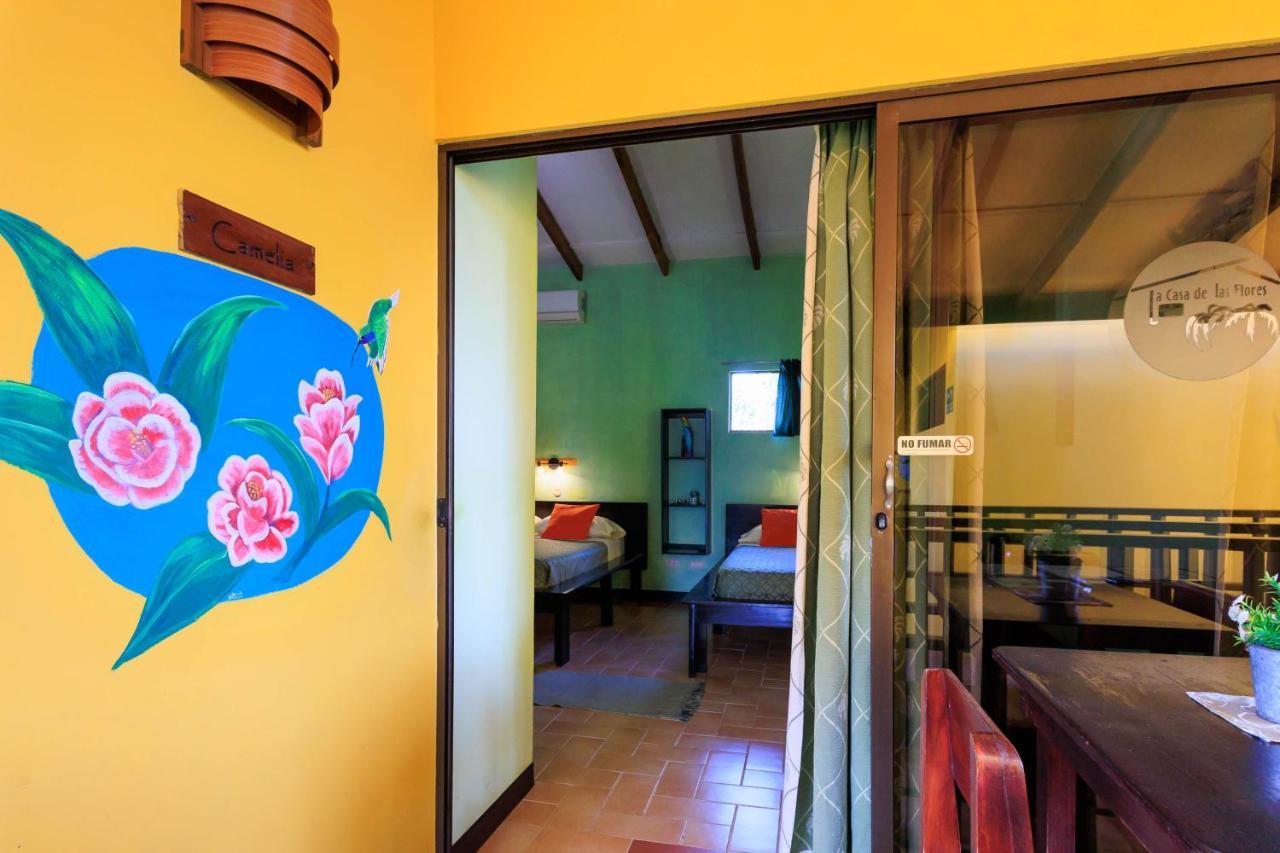 Hotel Boutique La Casa de las Flores Cahuita Extérieur photo